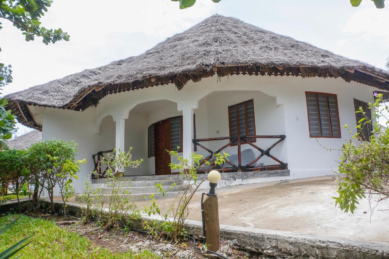 Zanzibar African Sun Sea Beach Resort & Spa מראה חיצוני תמונה